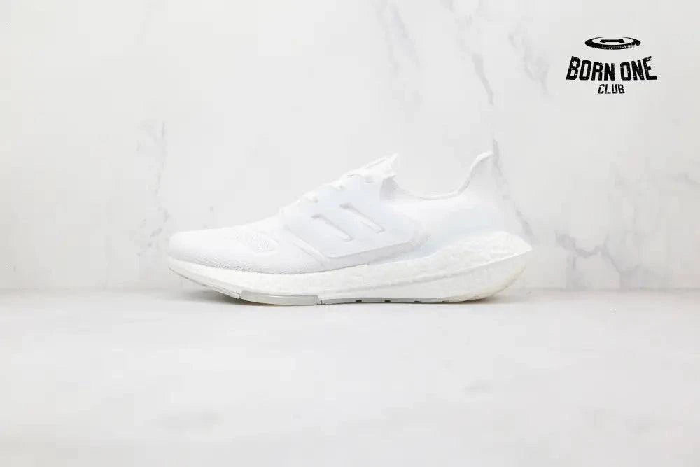 Adidas UltraBoost 22 Triple White Adidas Ultra Boost 22 Triple White