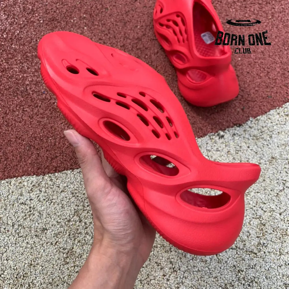 Adidas Yeezy Foam RNNR Vermillion Adidas Yeezy Foam Ararat