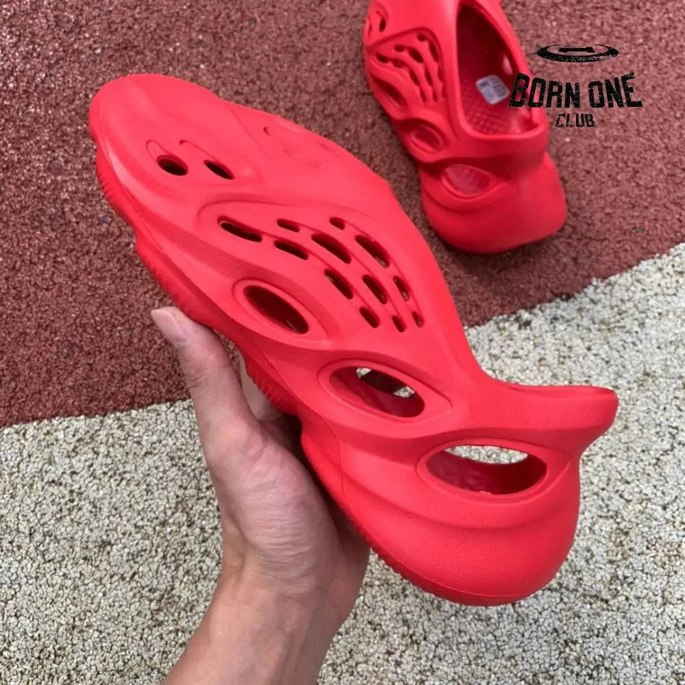 Adidas Yeezy Foam RNNR Vermillion Adidas Yeezy Foam Ararat