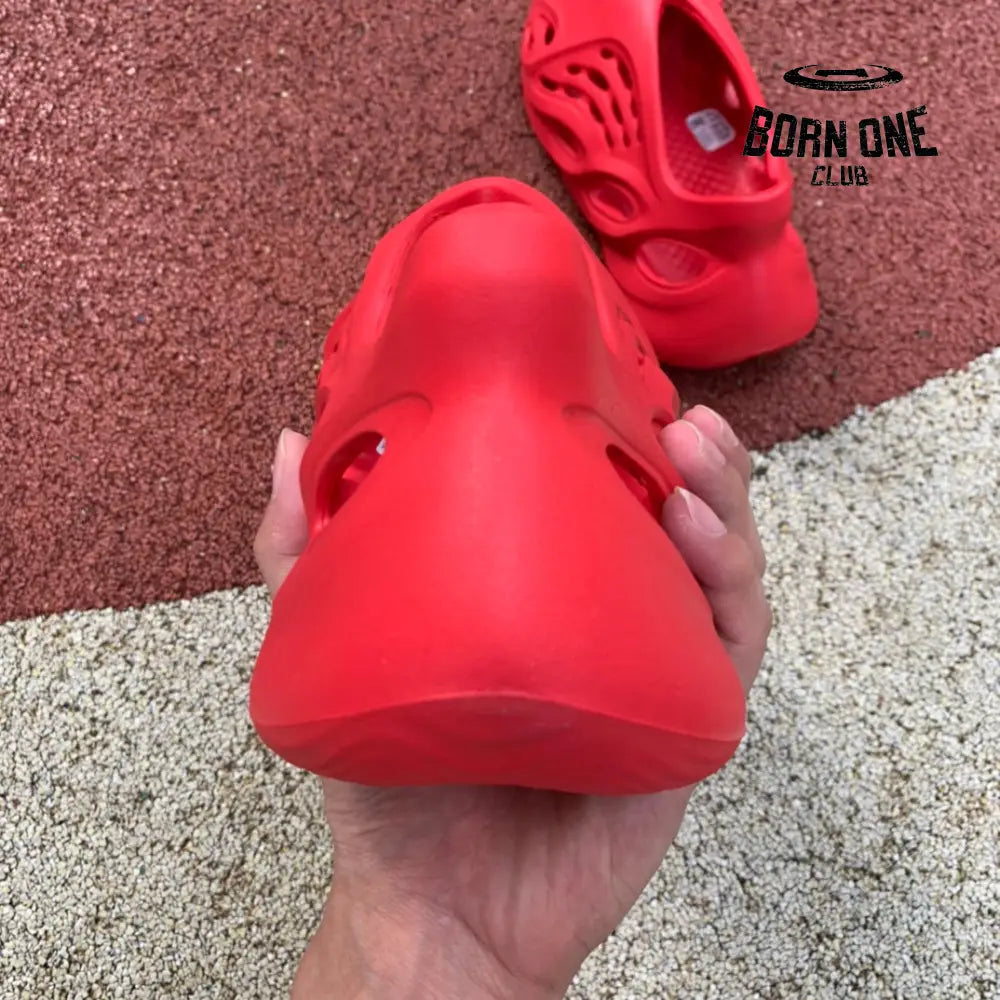 Adidas Yeezy Foam RNNR Vermillion Adidas Yeezy Foam Ararat