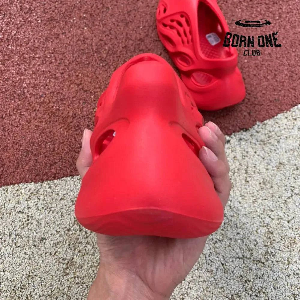 Adidas Yeezy Foam RNNR Vermillion Adidas Yeezy Foam Ararat
