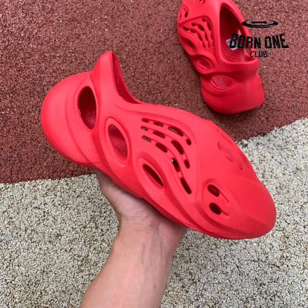 Adidas Yeezy Foam RNNR Vermillion Adidas Yeezy Foam Ararat