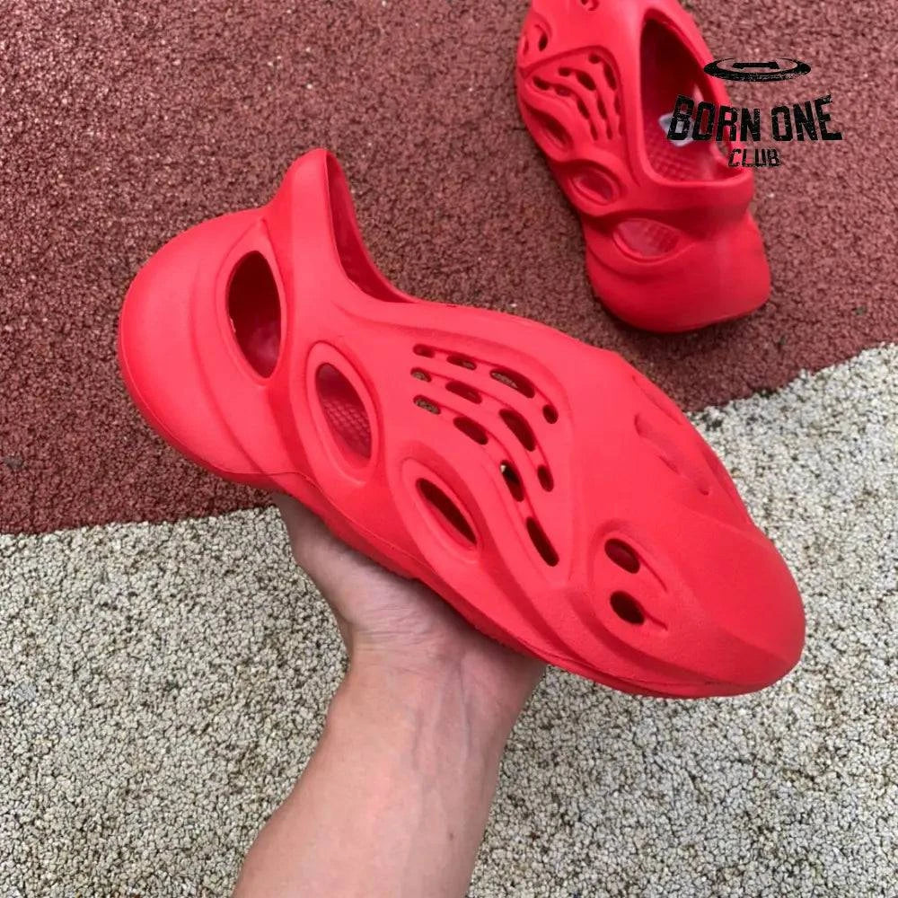 Adidas Yeezy Foam RNNR Vermillion Adidas Yeezy Foam Ararat