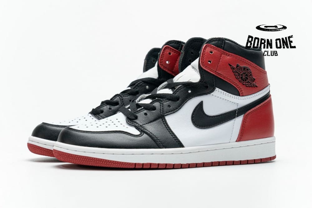 Air Jordan 1 Retro High Black Toe 555088-125
