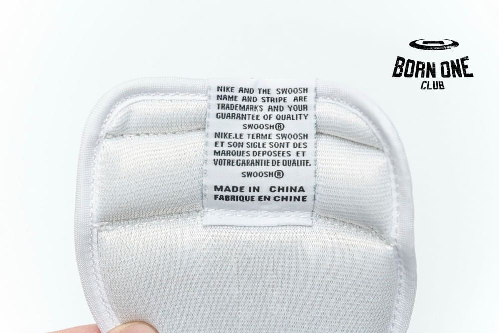 Air Jordan 1 Retro High Black Toe 555088-125