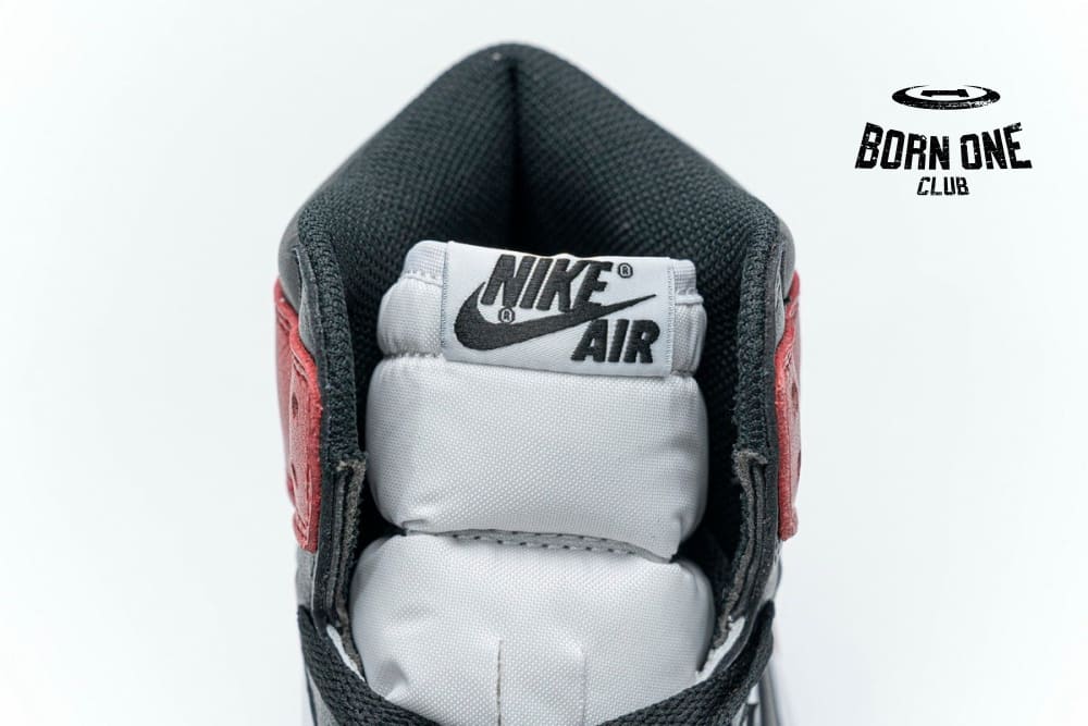 Air Jordan 1 Retro High Black Toe 555088-125