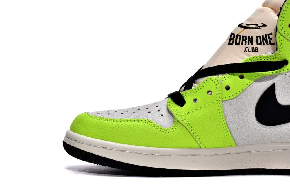 Air Jordan 1 Retro High OG Visionaire 555088-702