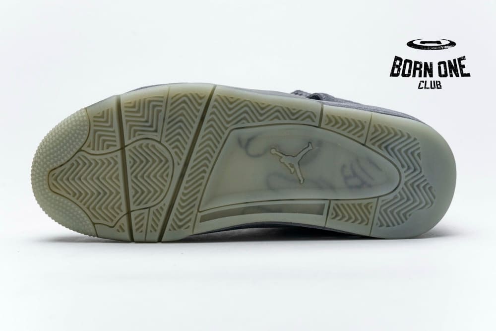 Air Jordan 4 Retro Kaws 930155-003