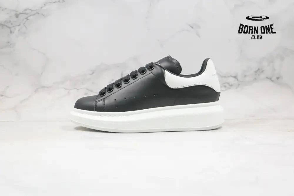 Alexander Mcqueen Oversized Black White Alexander Mcqueen Oversized Black White
