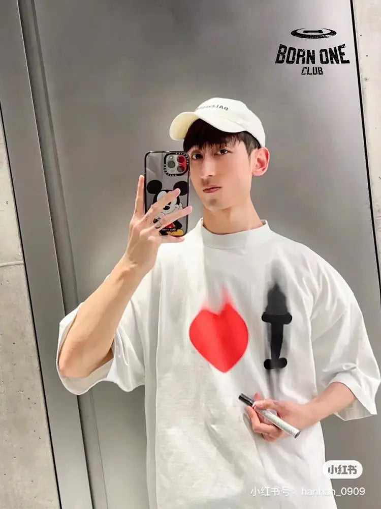 Balenciaga Beige T-Shirt with Abstract Graphic Camiseta T-shirt