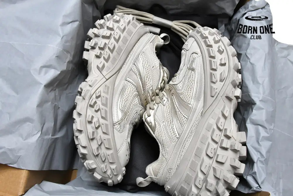 Balenciaga Defender Dirty Withe