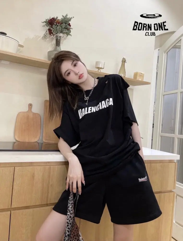 Balenciaga Distressed Logo T-Shirt Camiseta T-shirt