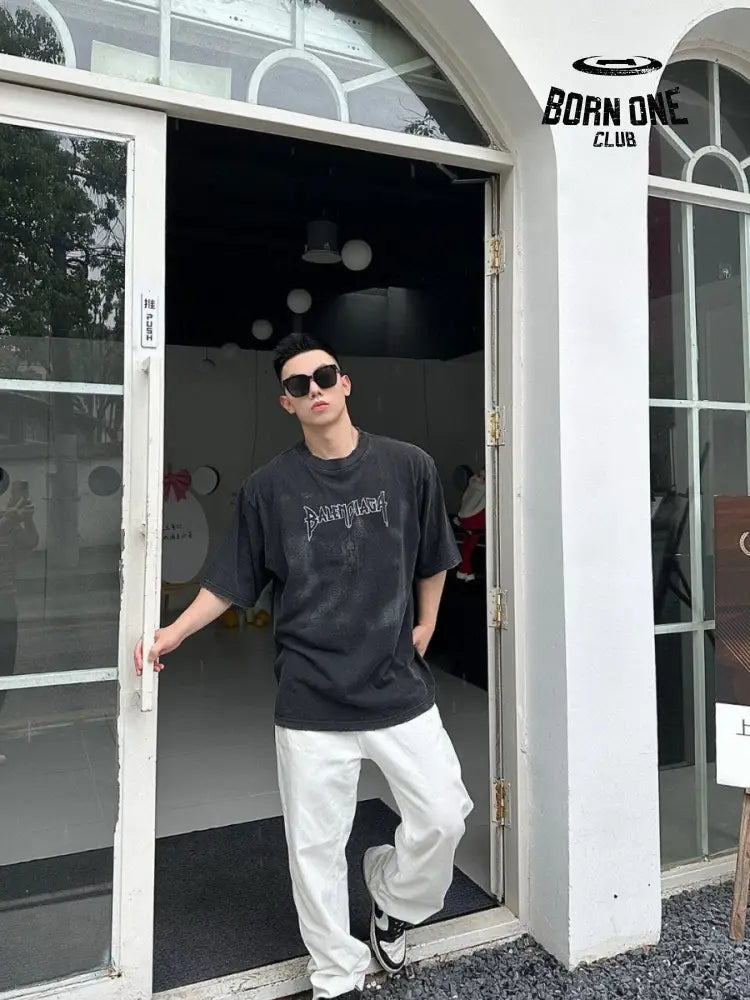 Balenciaga Distressed Logo T-Shirt in Black Camiseta T-shirt