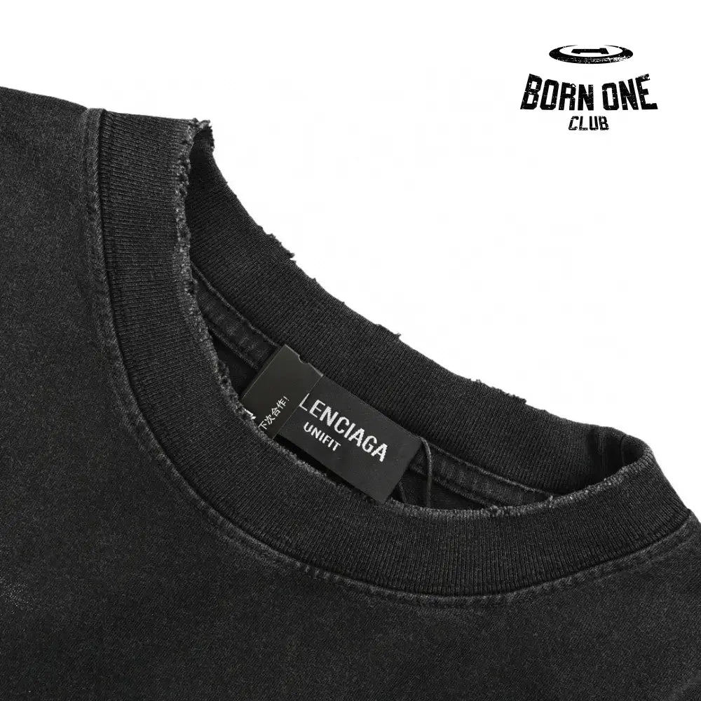 Balenciaga Distressed Logo T-Shirt in Black Camiseta T-shirt