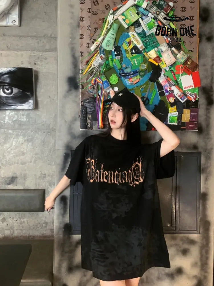 Balenciaga Gothic Logo T-Shirt Camiseta T-shirt