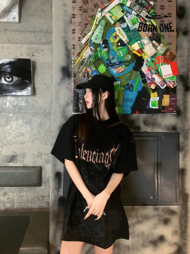 Balenciaga Gothic Logo T-Shirt Camiseta T-shirt