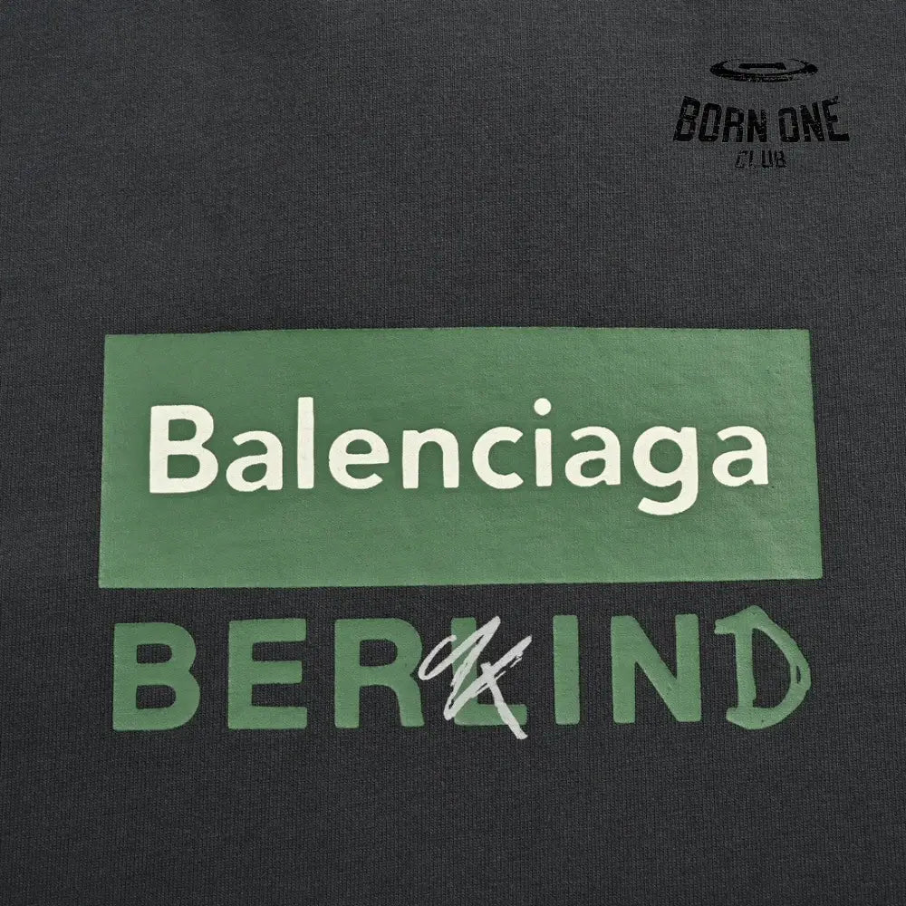 Balenciaga T-Shirt - Berlin Graphic Camiseta T-shirt