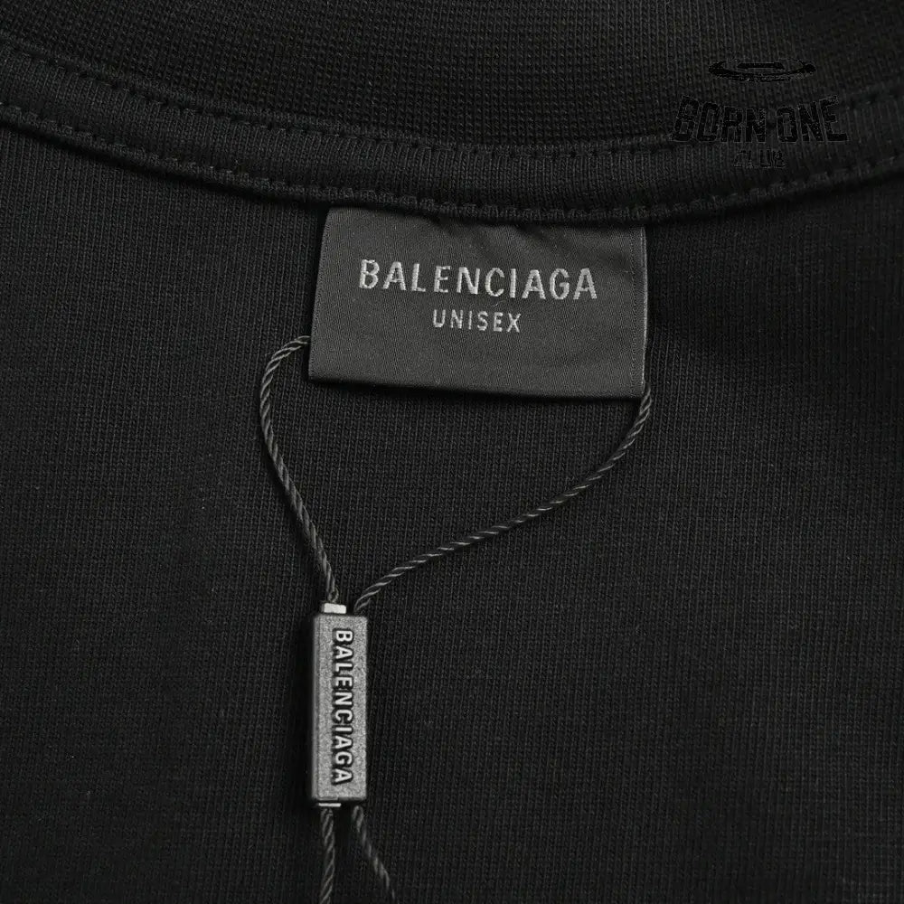 Balenciaga T-Shirt - Text and Graphic Design Camiseta T-shirt