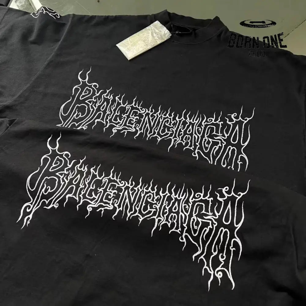 Balenciaga T-shirt with Gothic Flame Logo Camiseta T-shirt