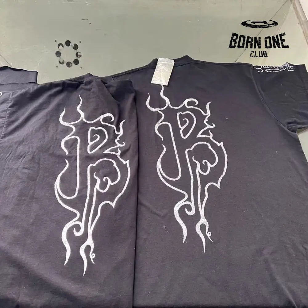 Balenciaga T-shirt with Gothic Flame Logo Camiseta T-shirt