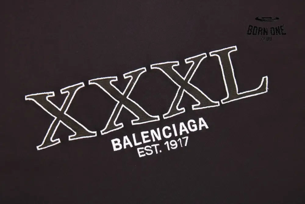 Balenciaga T-Shirt with XXXL Logo Camiseta T-shirt