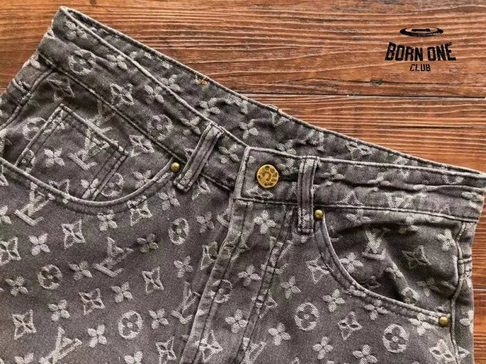 Calça Louis Vuitton Distressed Baggy Monogram Jeans
