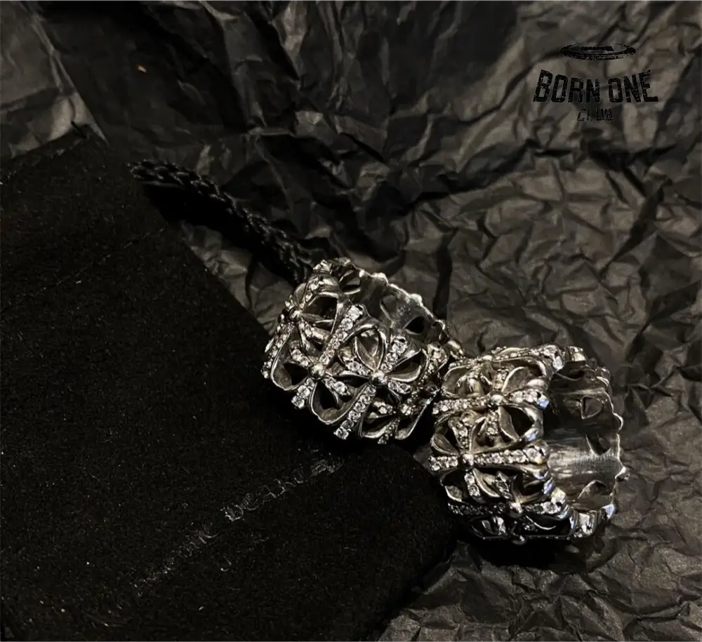 CHROME HEARTS Cemetery Ring Prata 925 & Zircônia Anel