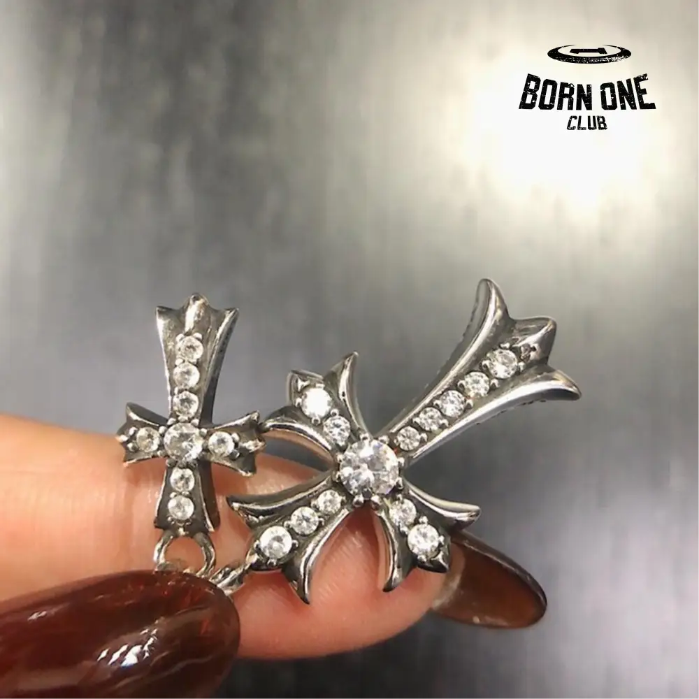 CHROME HEARTS Small Cross & Babyfat Necklace (Com Corrente Twist) Prata 925 e Zircônia