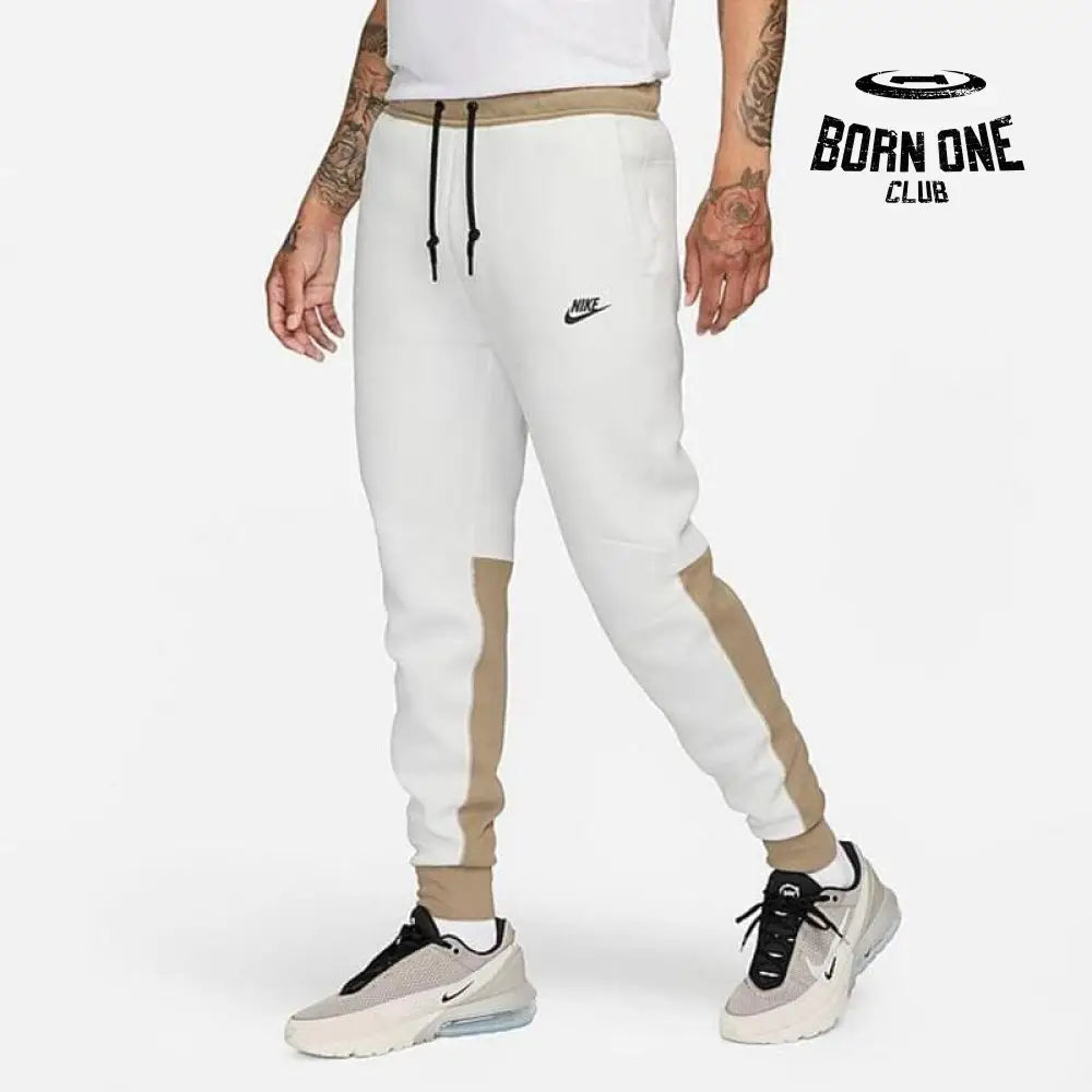 Conjunto Nike Tech Fleece Bege/Branco 2023 (New Season) Jaqueta e Calça