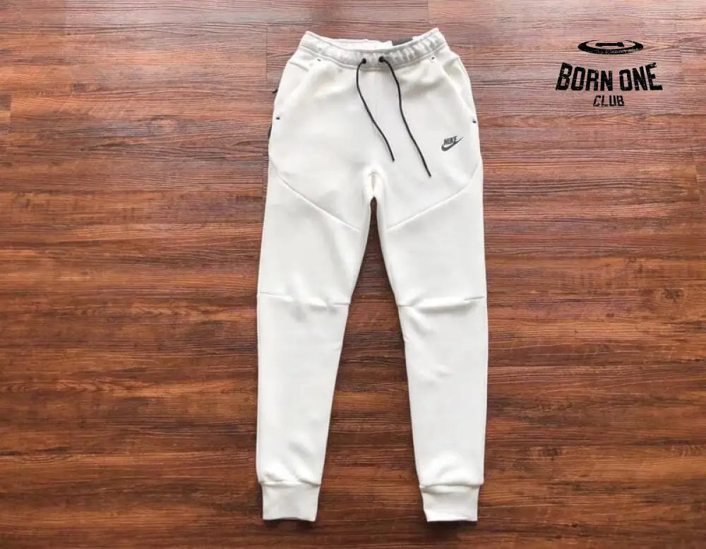 Conjunto Nike Tech Fleece Branco Jaqueta e Calça