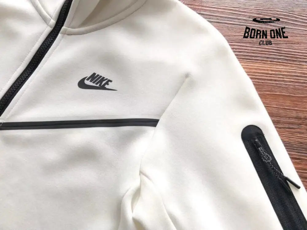 Conjunto Nike Tech Fleece Branco Jaqueta e Calça
