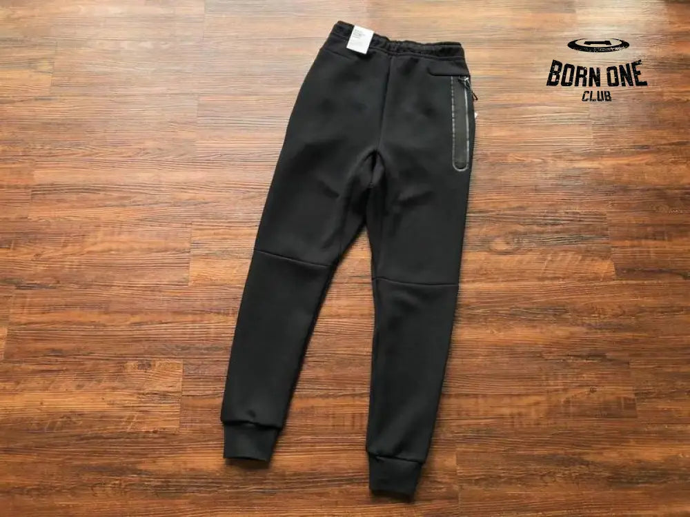 Conjunto Nike Tech Fleece Preto Jaqueta e Calça