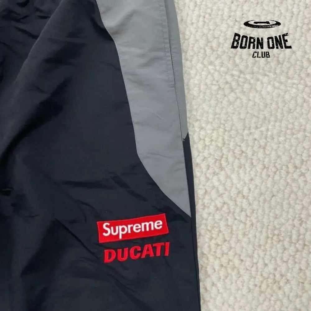 Conjunto Supreme x Ducati Set Jaqueta e Calça