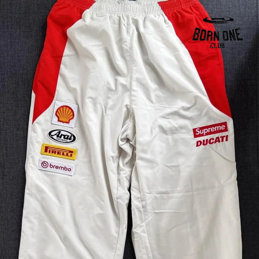 Conjunto Supreme x Ducati White Set Jaqueta e Calça
