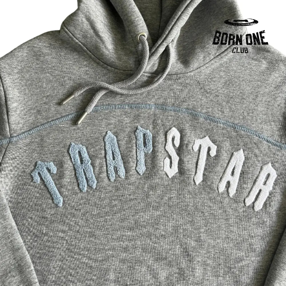 Conjunto Trapstar Chenille Aech Gray & Blue & White