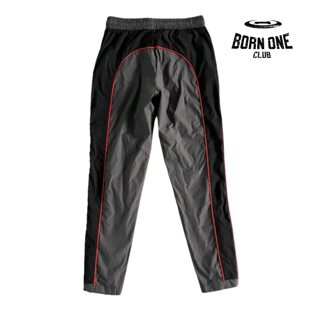 Conjunto Trapstar Irongate Shellsuit Black & Red