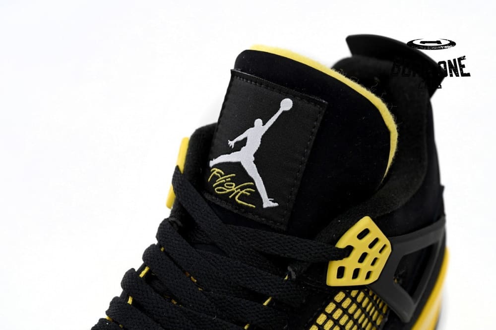 Jordan 4 Retro Thunder DH6927-017