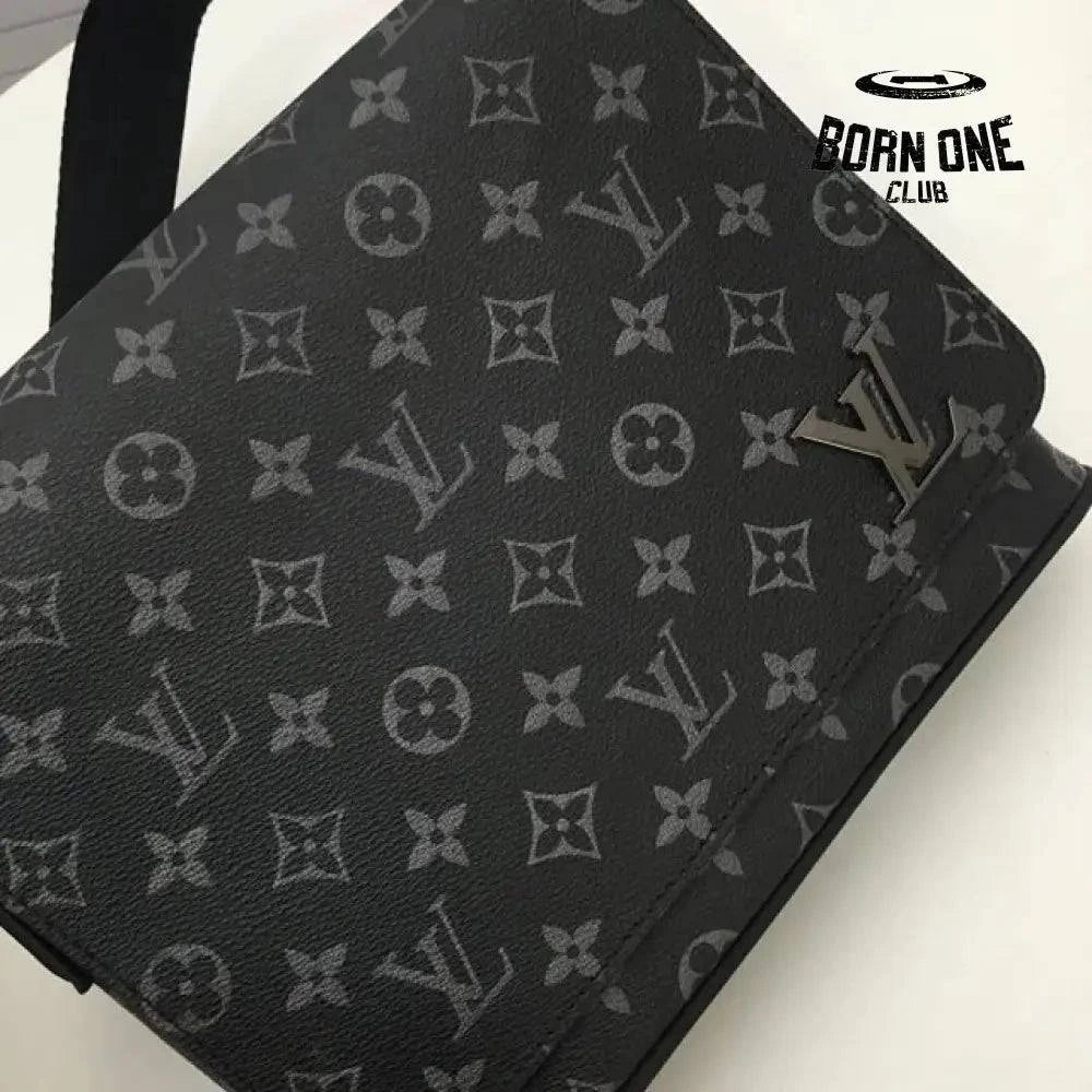 Louis Vuitton Bag Messenger District Monogram Eclipse Bolsa