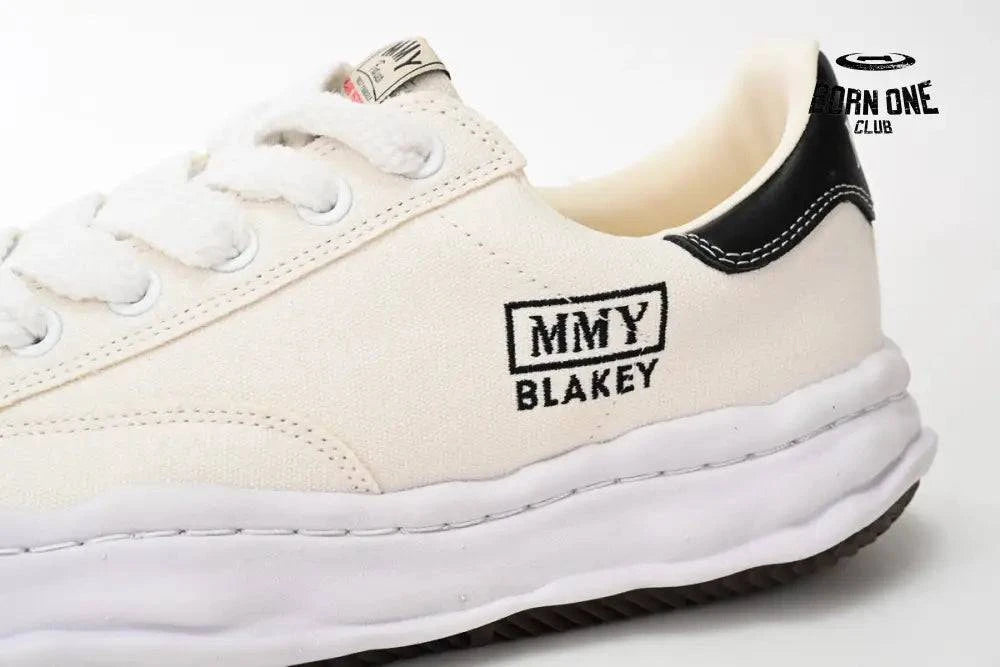 Mihara Yasuhiro White And All White And Black Tail