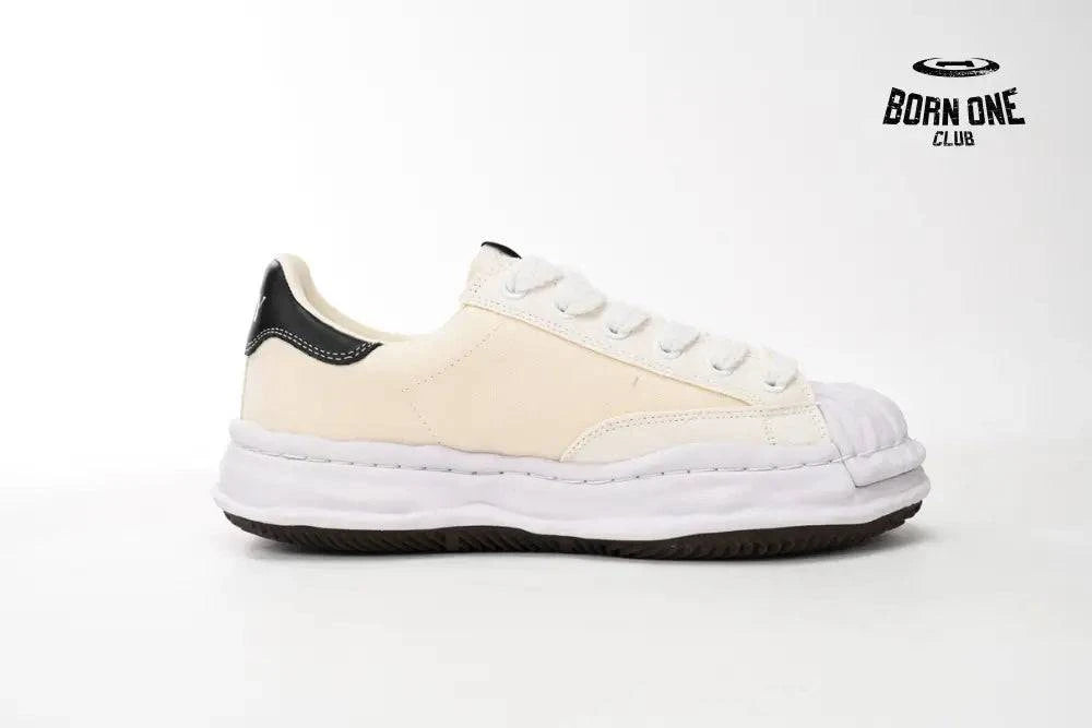 Mihara Yasuhiro White And All White And Black Tail