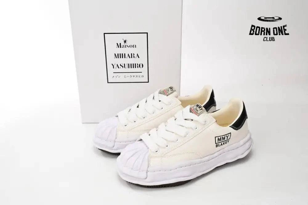 Mihara Yasuhiro White And All White And Black Tail