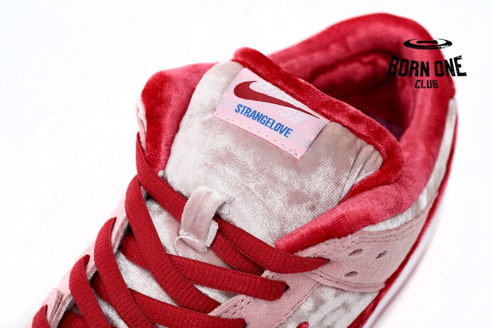 Nike Dunk SB Low StrangeLove Skateboards (Special Box) CT2552-800