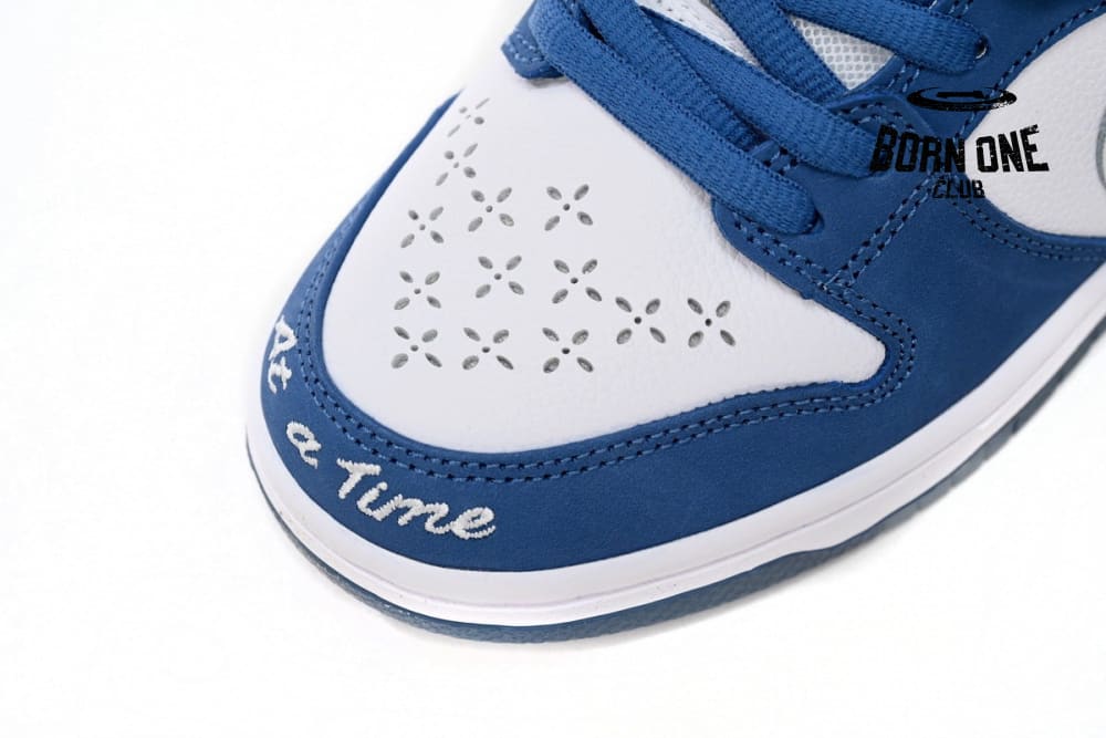 Nike SB Dunk Low Born x Raised One Block At A Time FN7819-400