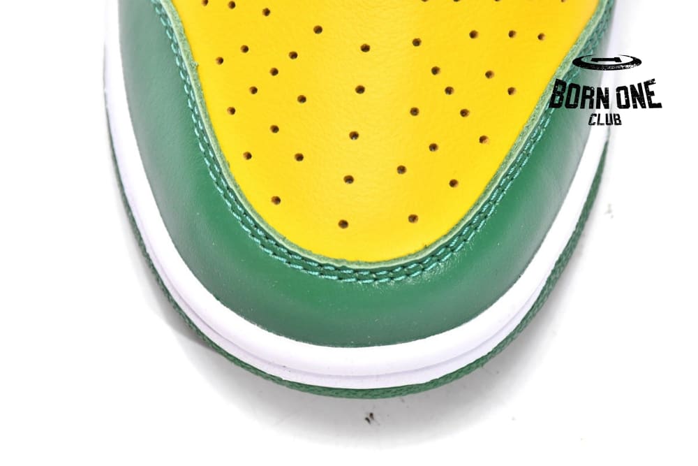 Nike SB Dunk Low Supreme Brazil DO7412-983