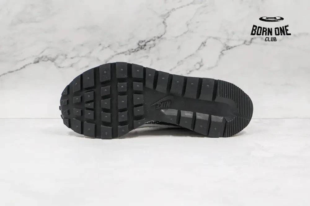 Nike Vaporwaffle Sacai Black White Nike Vaporwaffle Sacai Black White