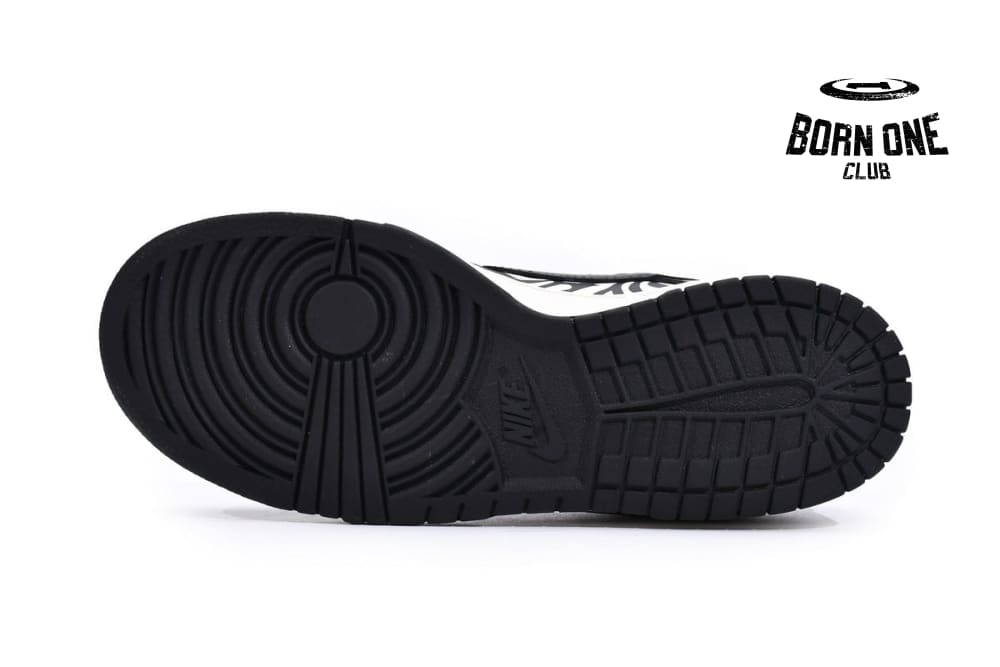 Quartersnacks x Nike Dunk SB Low Zebra DM3510-001
