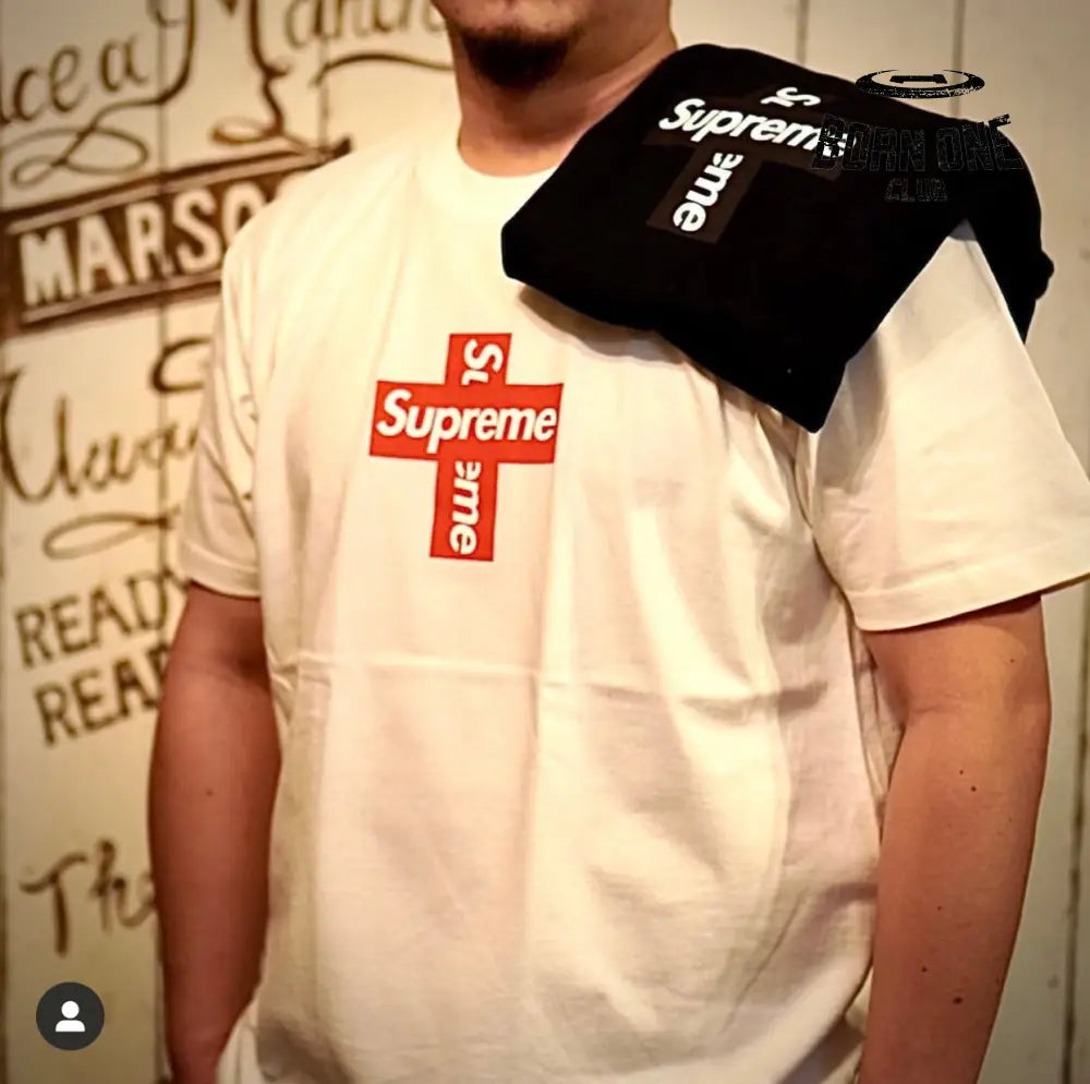 SUPREME CROSS BOGO Camiseta