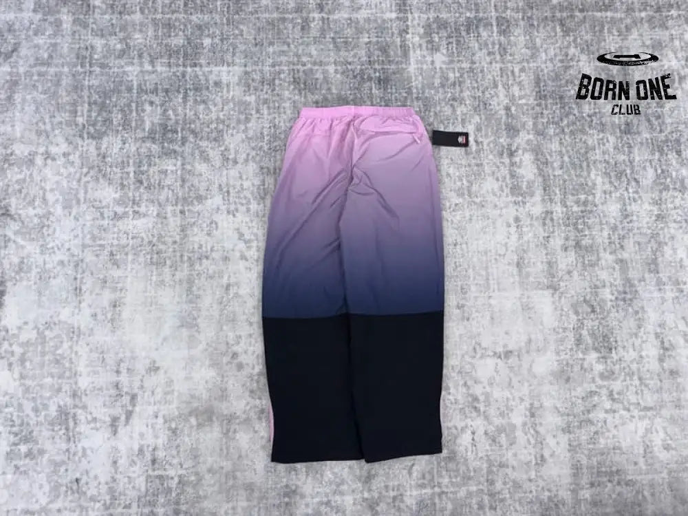 Conjunto Supreme x Umbro Gradient Track Pink