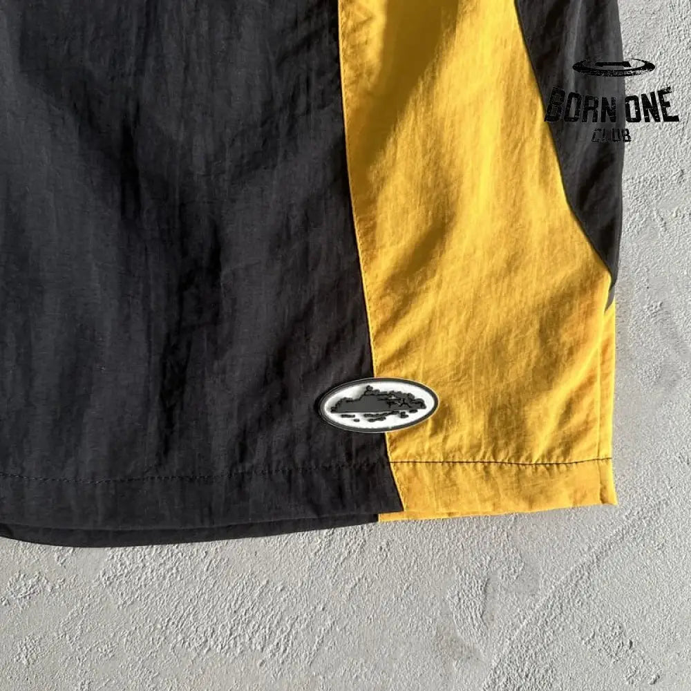 Shorts Corteiz Preto Amarelo