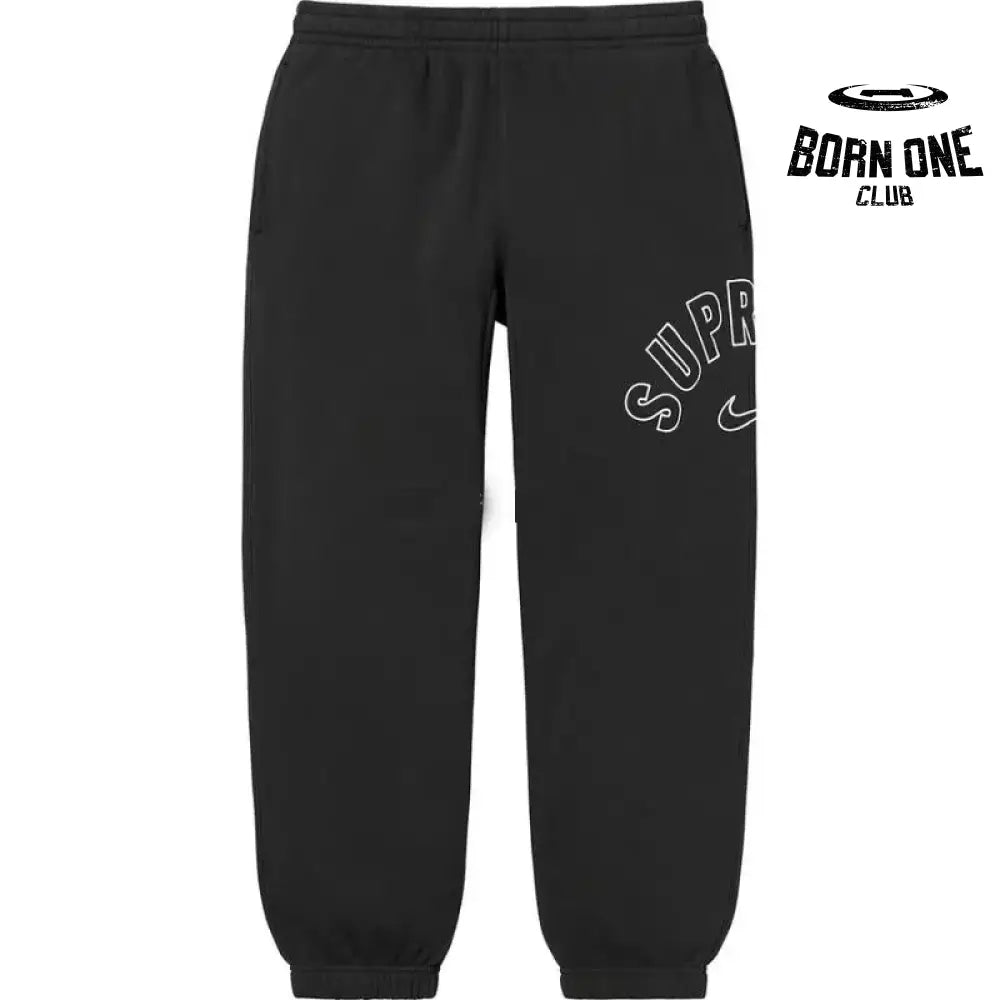 Calça Supreme x Nike Arc